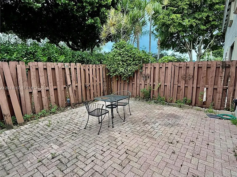 5770 NW 113th Pl — Photo 15