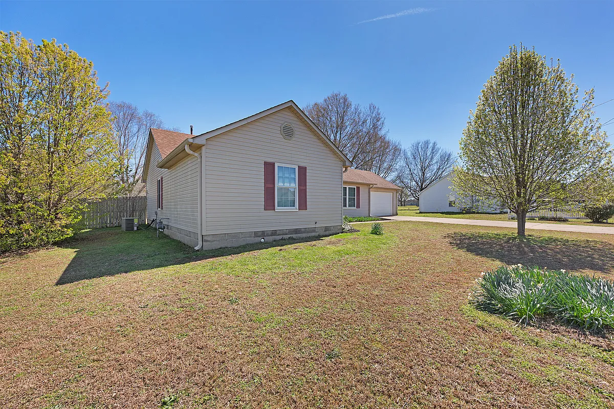 Building Photo - 192 Eagle Ridge Dr