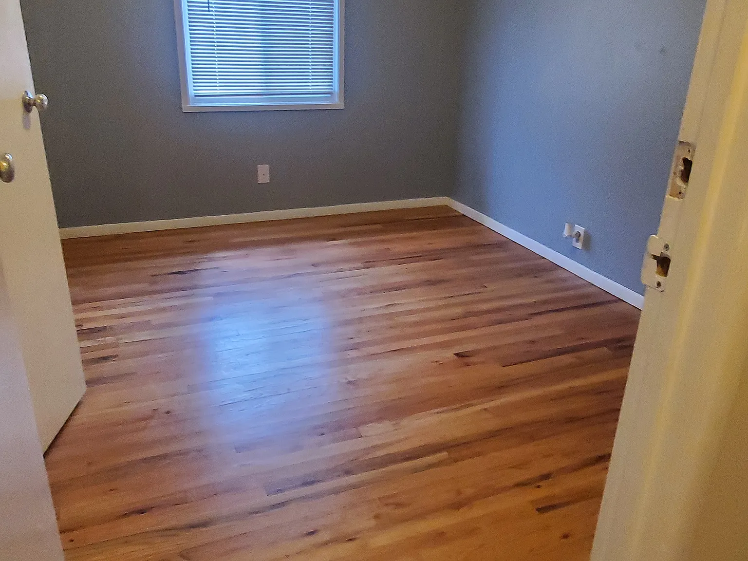 3 bed, 894 sqft, $1,900 — Photo 3