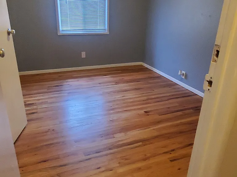1013 Florence Ave — Photo 3