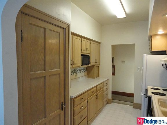 4th image of 140 E 9th St