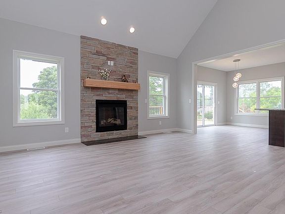 4th image of 1470 Jacqueline Dr
