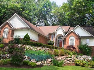 7781 Partridge Hill Dr, Brighton, MI 48116