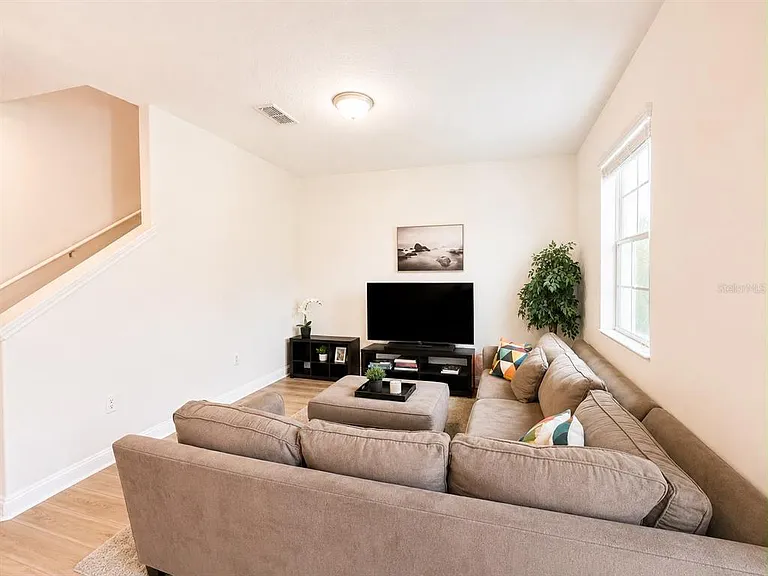 12820 Strode Ln — Photo 8
