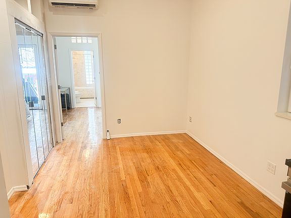 5th image of 119 Huron St APT 1L