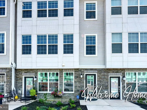 146 Leona Stewart Ln, Pennington, NJ 08534
