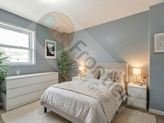 4th image of 424 24th St APT 2