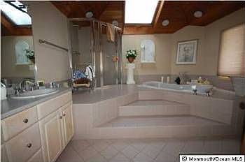 1st image of 2 Anderson Ct