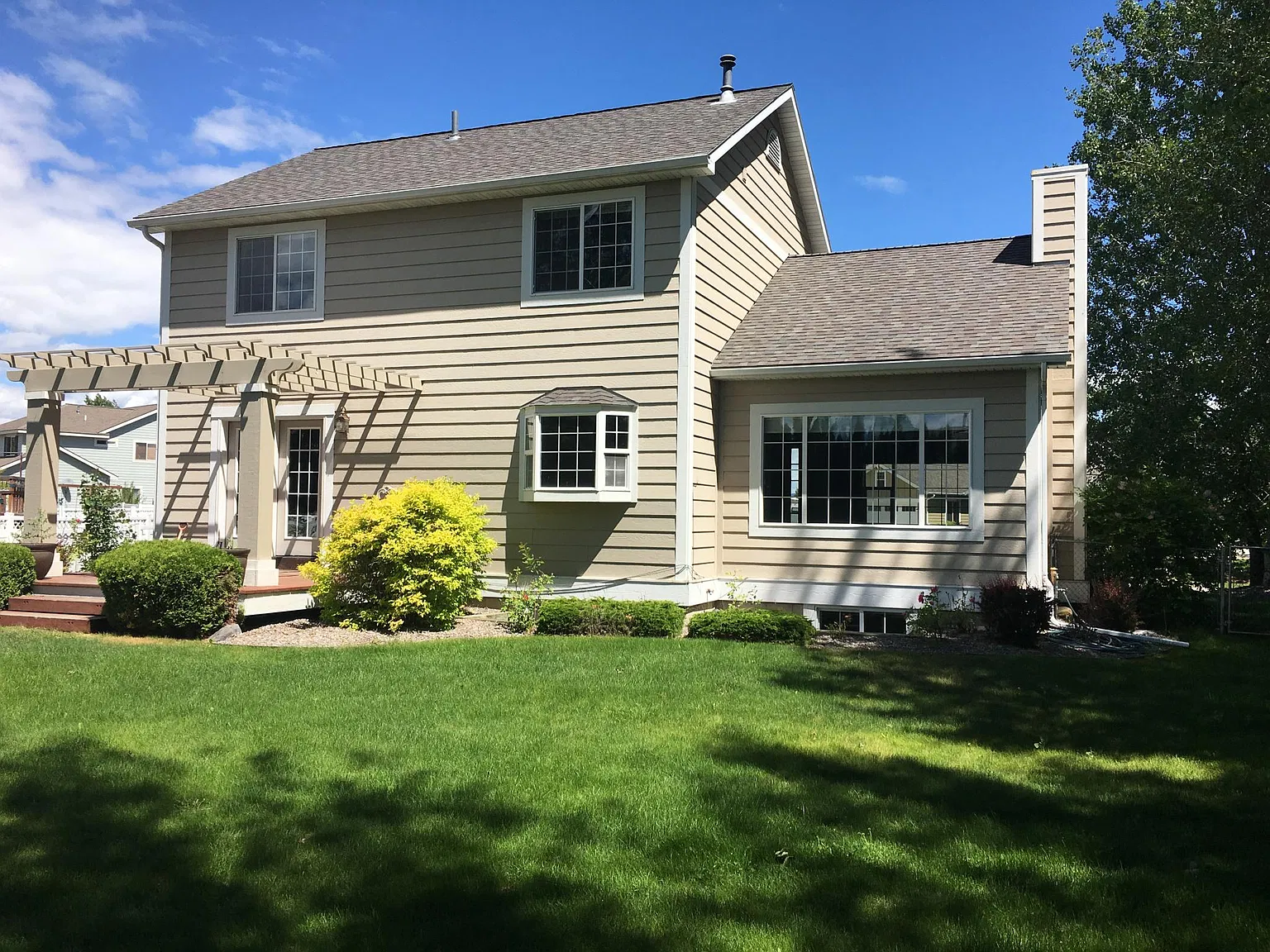 134 Stillwater Ln — Photo 2