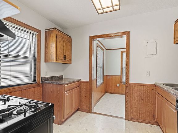 4th image of 3737 Minnehaha Ave