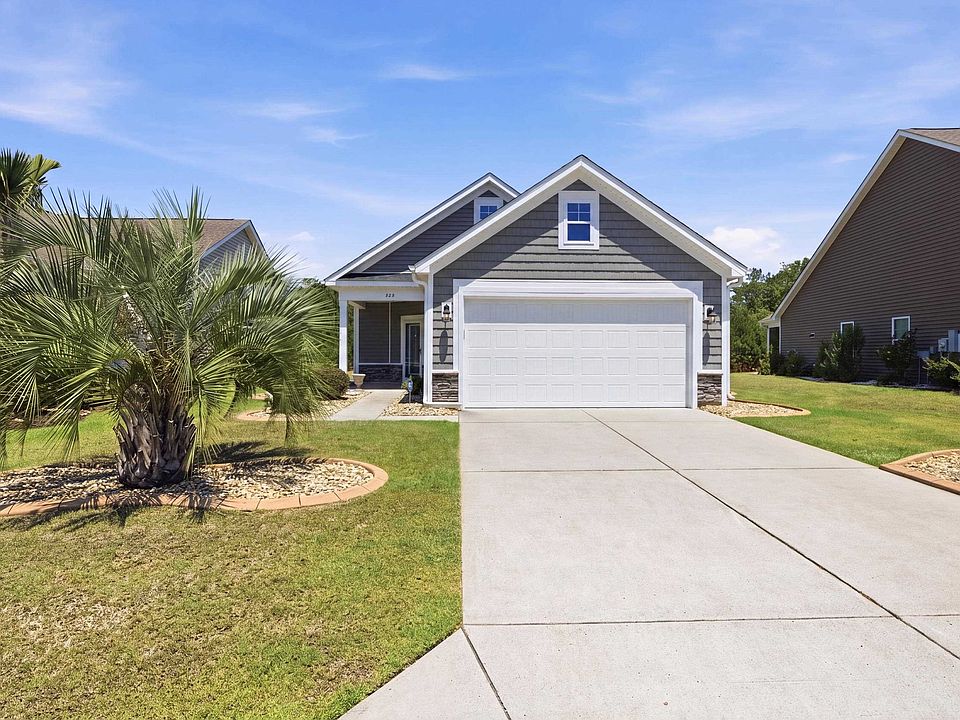 1st image of 909 Cypress Way