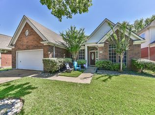 2905 Veva Dr, Pearland, TX 77584