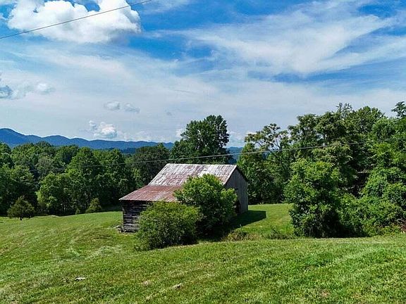 4th image of 901 Ball Field Rd