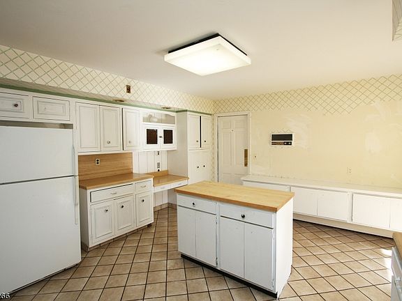 5th image of 347 Briarly Dr