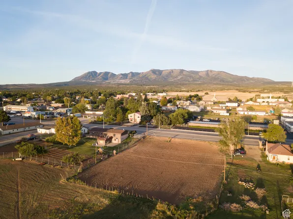 332 N Main St, Monticello, UT 84535