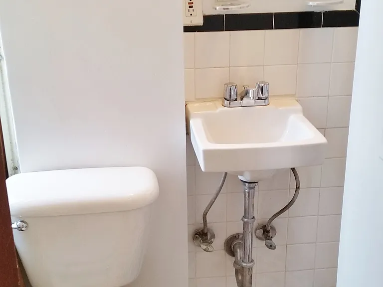 178 E 7th St #6C — Photo 5