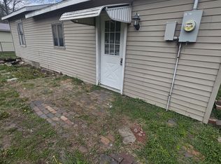 420 W State St, Lovington, IL 61937