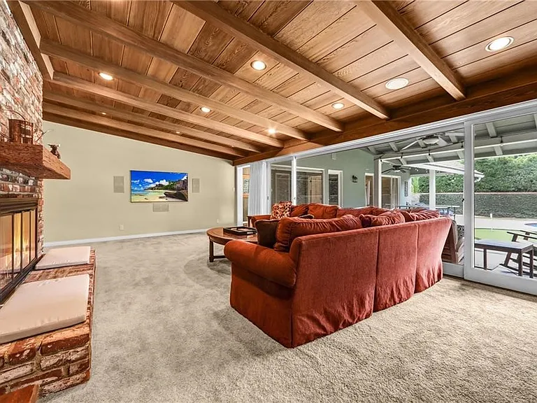 17300 Sunburst St — Photo 4