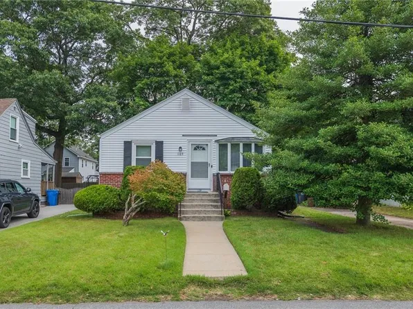 109 Fordson Ave, Cranston, RI 02910