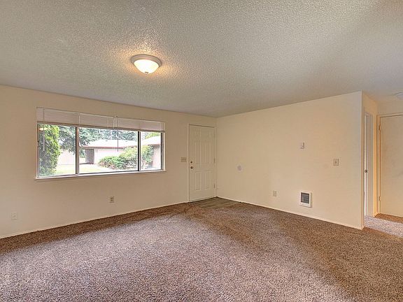 4th image of 10509-10523 NE 10th St #10521