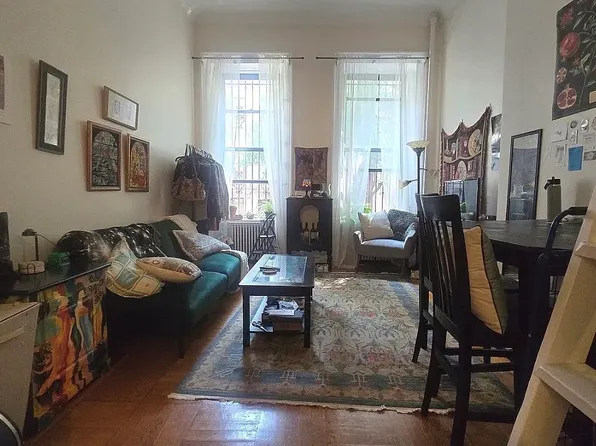 313 W 76th St APT 2A, New York, NY 10023
