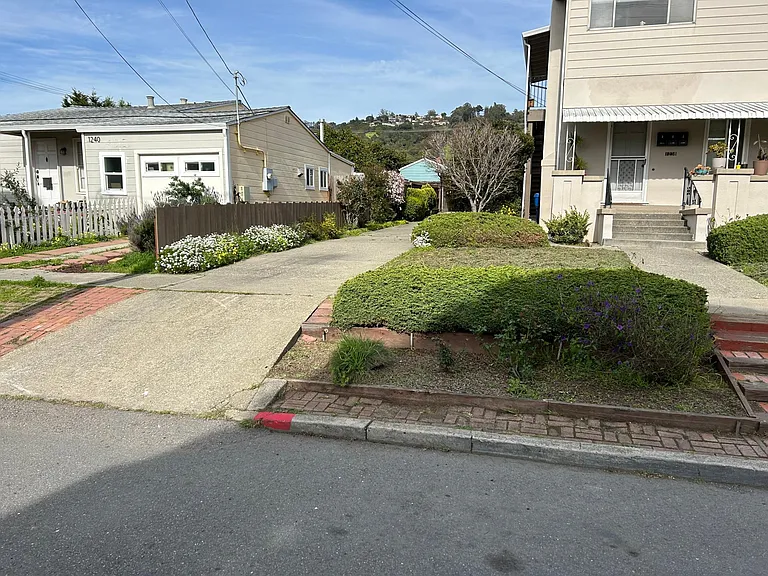 1238 Liberty St — Photo 4
