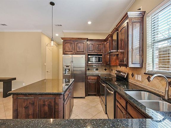 3rd image of 5516-18 Winton St