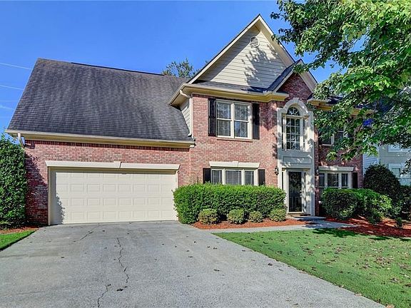 3rd image of 3460 Maple Terrace Dr