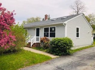 45 Valley View Dr, New Bedford, MA 02740