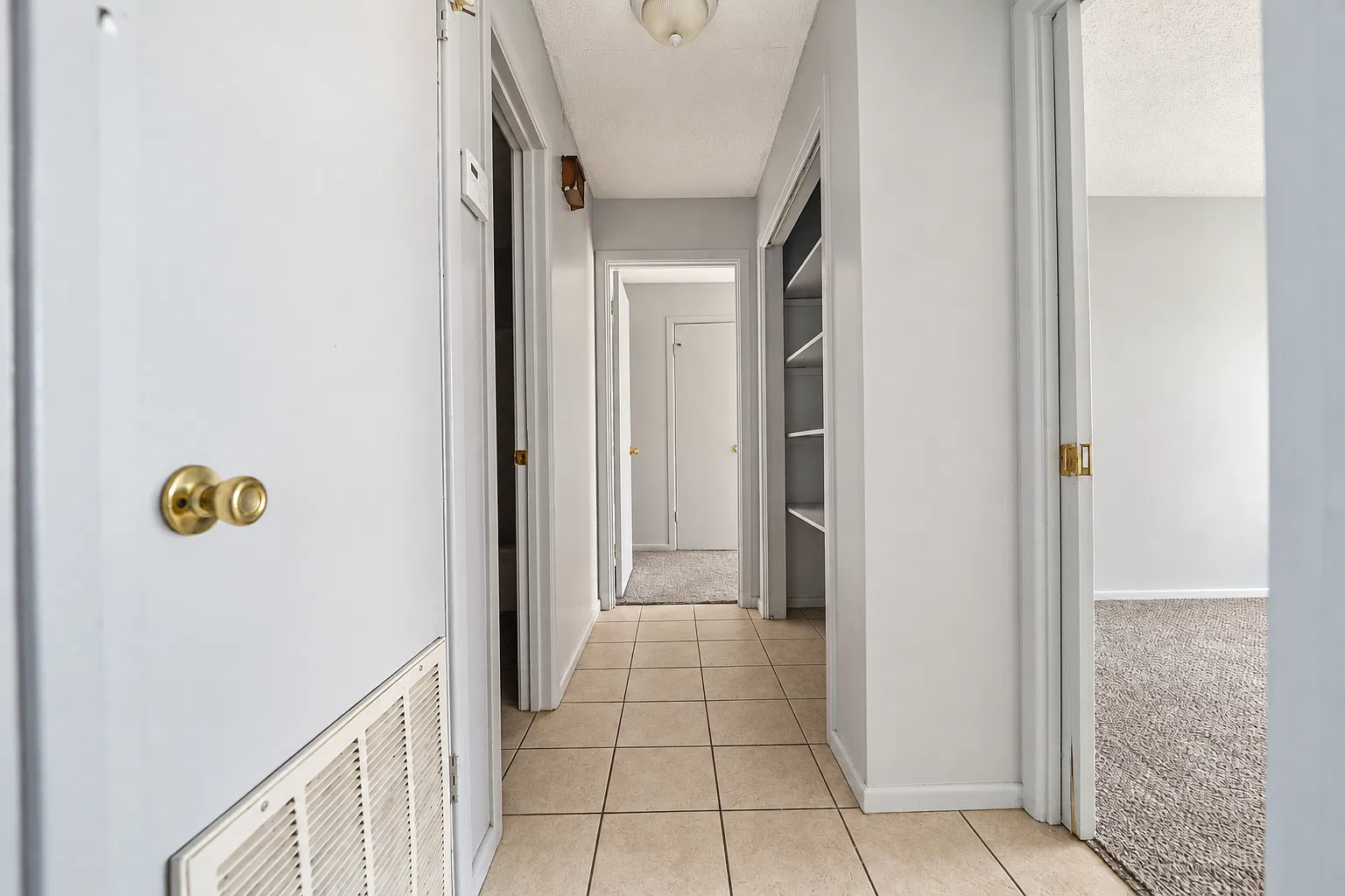 2 bed, 2405 sqft, $1,200 — Photo 1