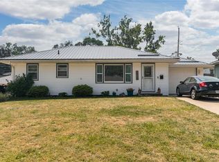 1125 Mitchell Dr, Marion, IA 52302
