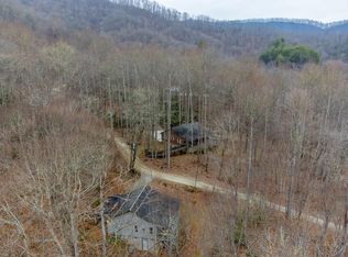 1221 Sam Cv, Robbinsville, NC 28771