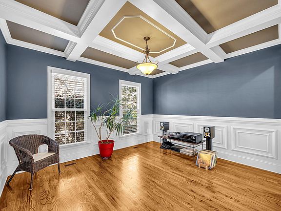 5th image of 1341 Ileagnes Rd