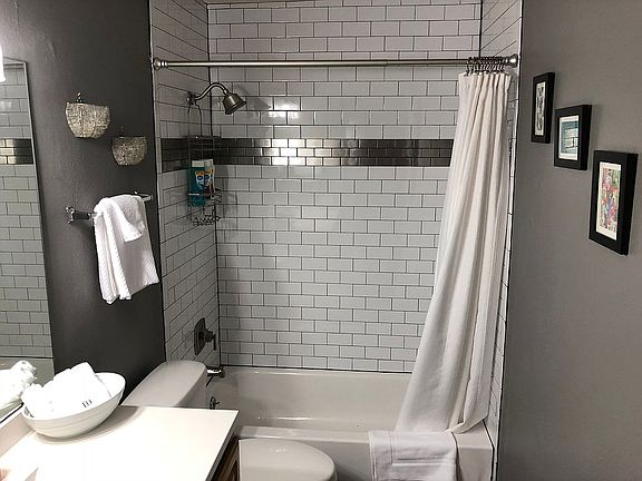 5th image of 2124 Burton Dr APT 209