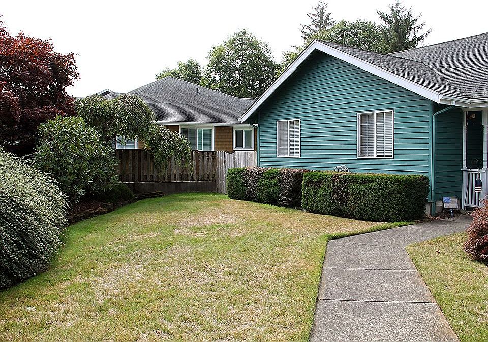 2nd image of 955 SW Cedar Ave