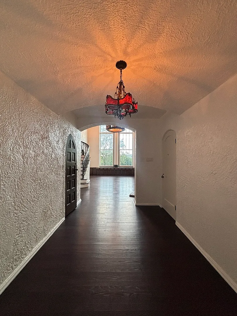 4 bed, $6,500 — Photo 4