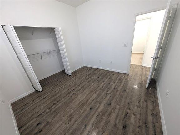 5th image of 19117 NE 8th Ct