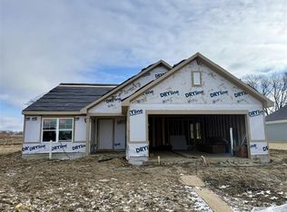 1704 Chevington Chase, Tipp City, OH 45371