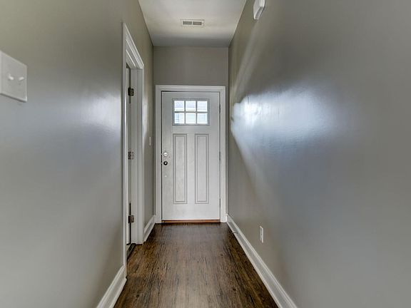 3rd image of 325 Meridian St