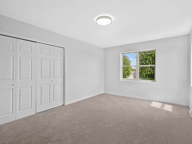 640 Tower Dr #1 — Photo 18