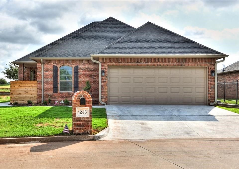 Brand new construction in Shawnee Country Club.  Located on a cul-de-sac with additional parking available.
