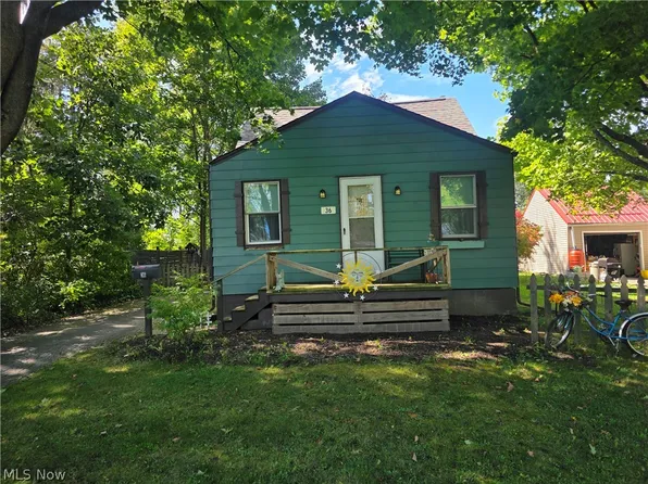 36 Benton Ave, Austintown, OH 44515