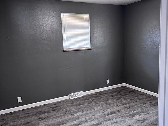 5th image of 12 Eastgate Dr #A