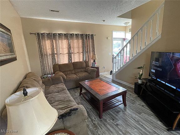 5th image of 374 Eden Ln Unit 4