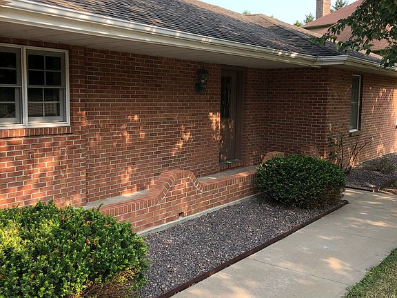 2nd image of 1001 Bannister Dr