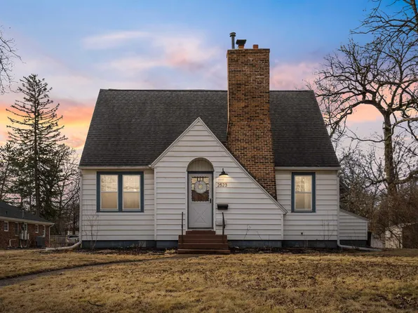 2523 Rainbow Dr, Cedar Falls, IA 50613