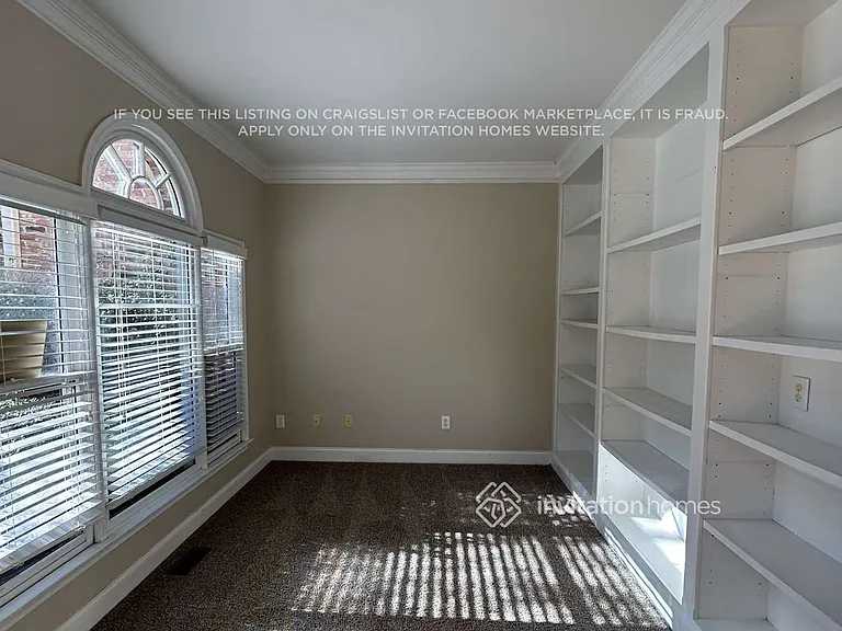 504 Woodbrook Ln — Photo 6