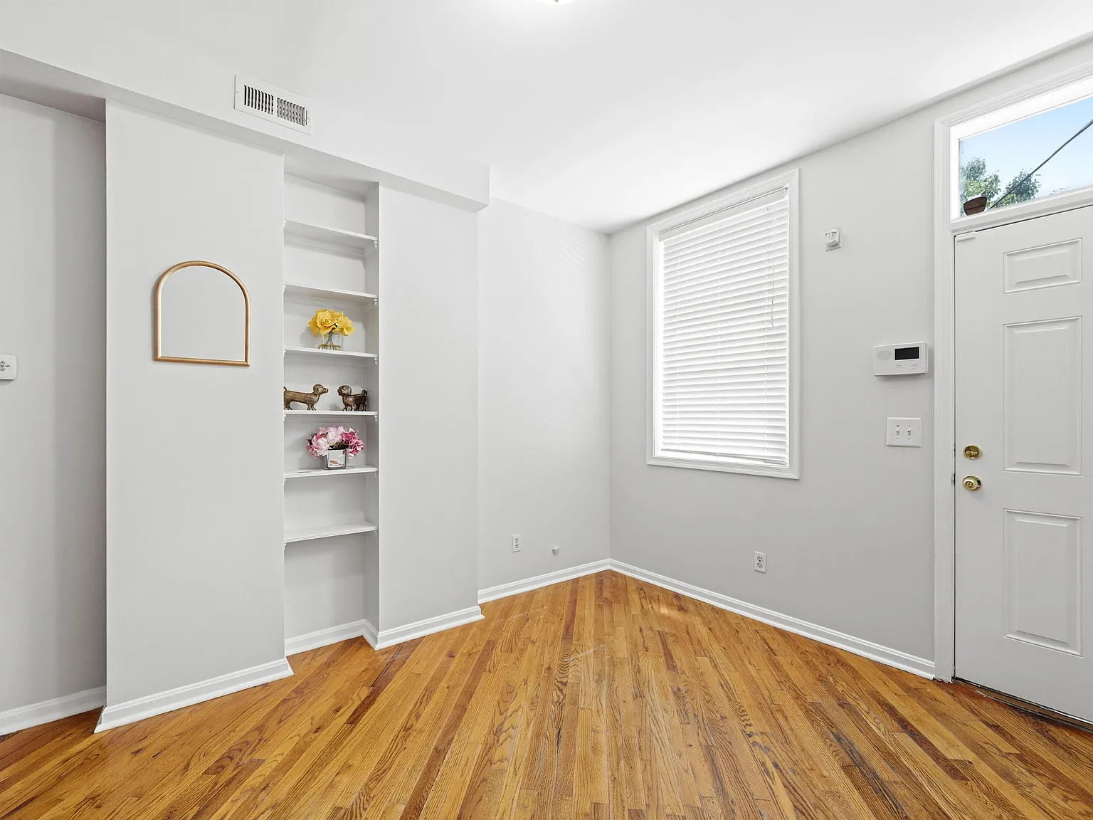 2 bed, 648 sqft, $1,750 — Photo 2
