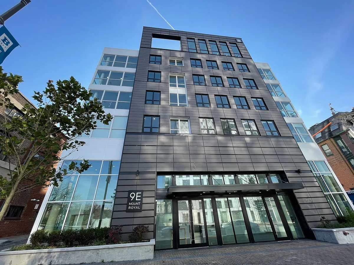 Building Photo - 9 E. Mount Royal
