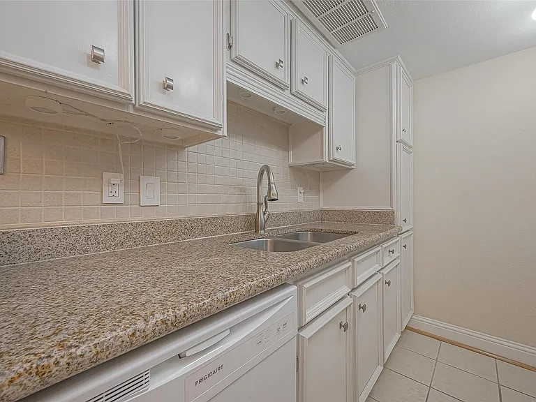 2350 Bering Dr #122 — Photo 14